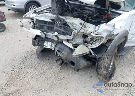 2000 Ford Explorer Xls z USA, uszkodzony, nr VIN 1FMZU72X4YZB73408